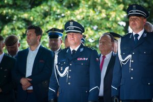 Sanoccy policjanci podczas obchodów Święta Policji w Sanoku. Zaproszeni goście