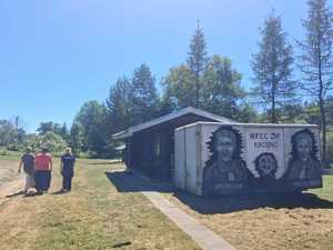 Spotkanie prowadzone przez policjantów z dziećmi wypoczywającymi w powiecie sanockim.